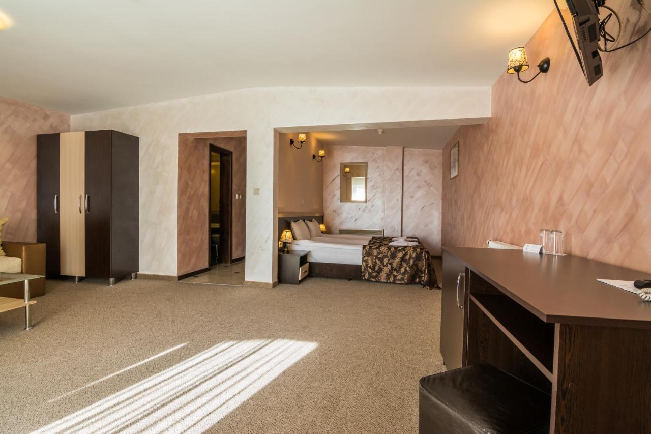 Hotel Royal 波罗维茨 外观 照片